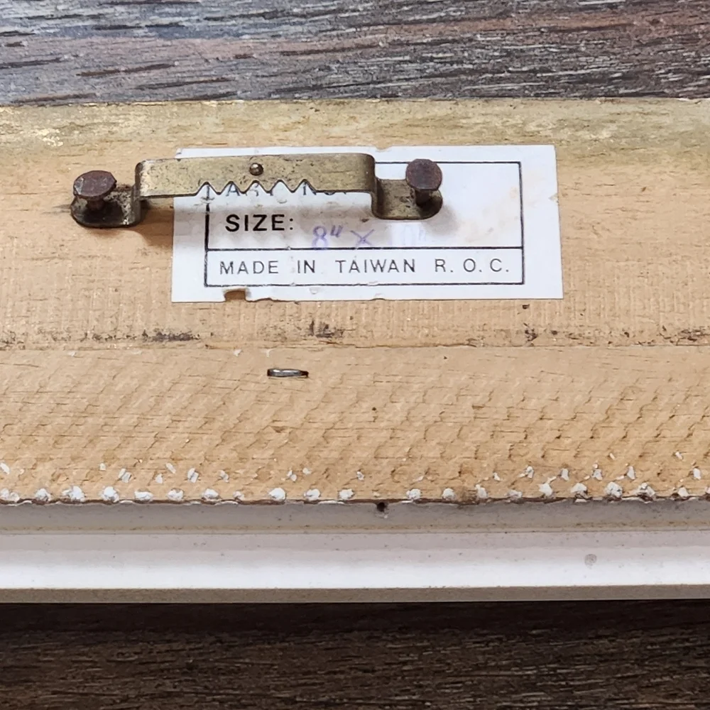 VINTAGE 8 X 10 WOOD SHABBY CHIC ORNATE FRAME MADE IN TAIWAN